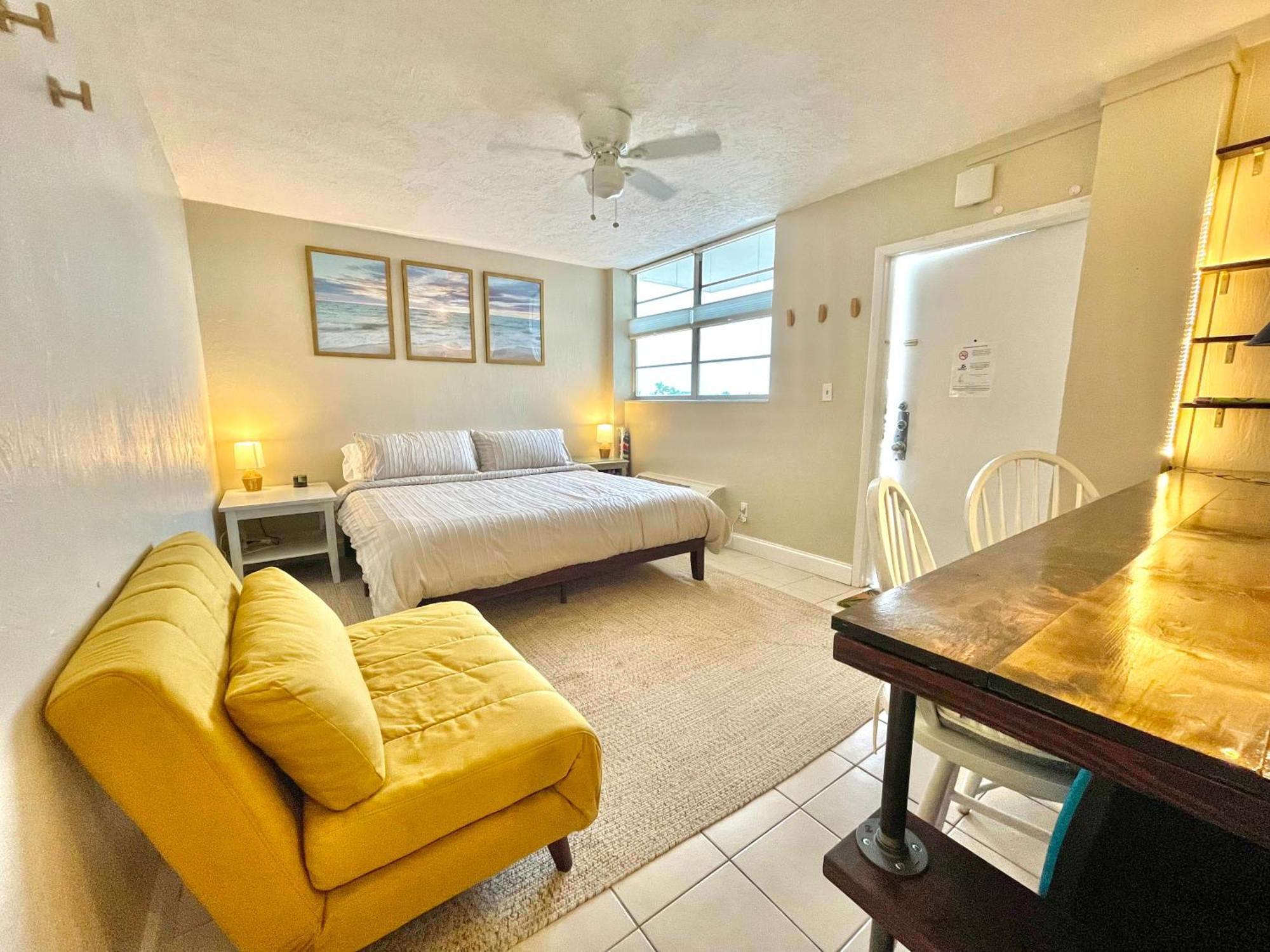 Sunset Studio Daytona Beachfront Exteriör bild
