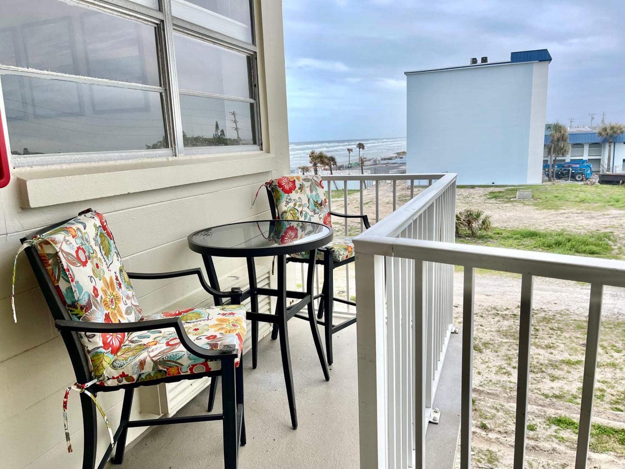 Sunset Studio Daytona Beachfront Exteriör bild