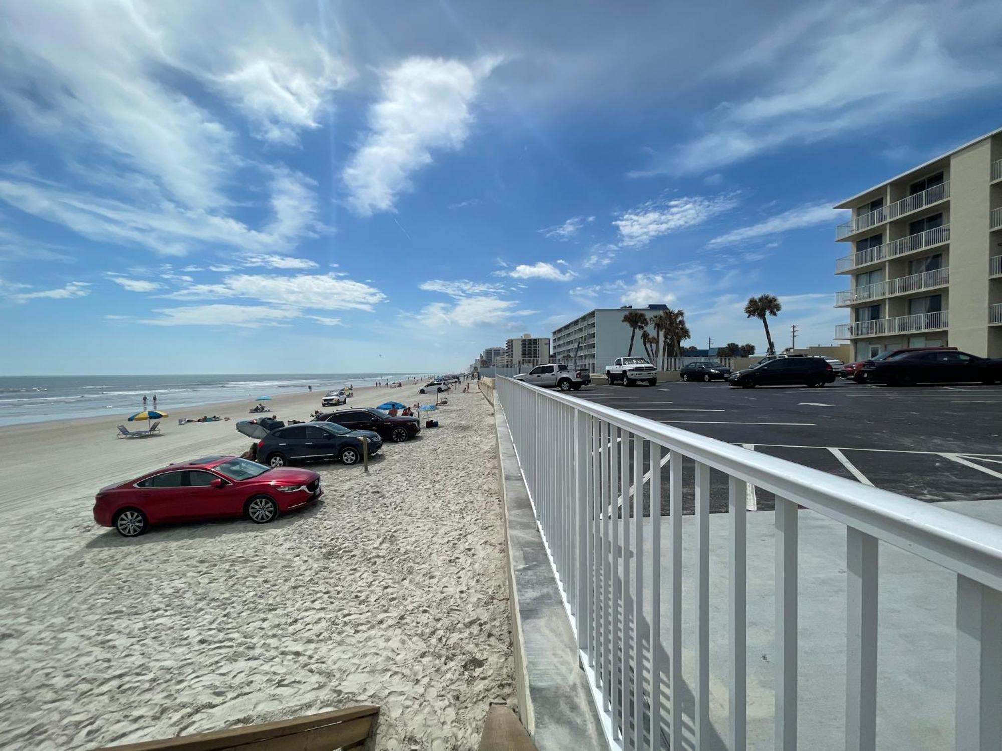 Sunset Studio Daytona Beachfront Exteriör bild